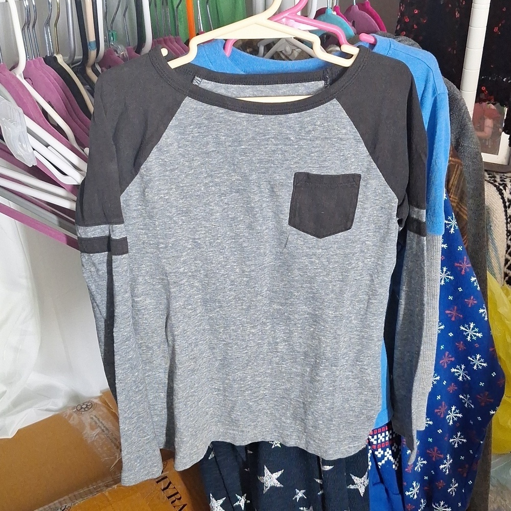 JUMPING BEANS SIZE 6 GRAY AND BLACK LONG SLEEVE